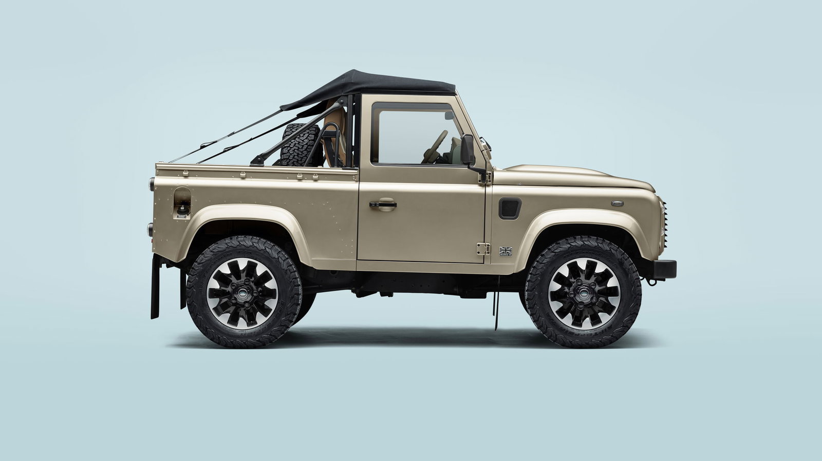 Classic Defender V8 Soft Top - side